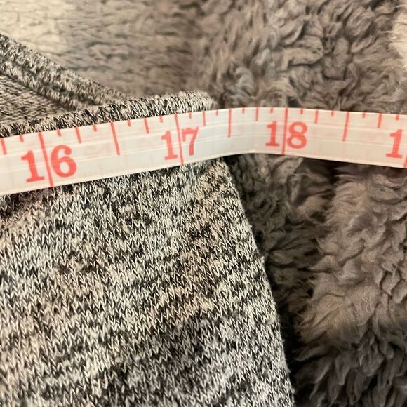 A Line Thin Sweater Dress 💚🌻 - Picture 6 of 7